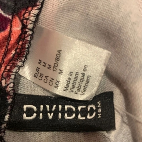 DIVIDED Black‎ Skirt with Pink Roses Junior Medium - Picture 6 of 6